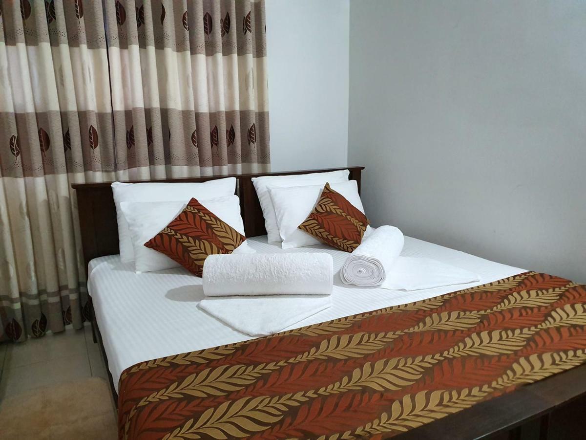 A And D Holiday Inn Anuradhapura Exterior foto
